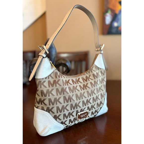 MICHAEL KORS - EUC Millbrook Signature Logo Hobo Shoulder Bag/Canvas & Leather - Picture 10 of 14
